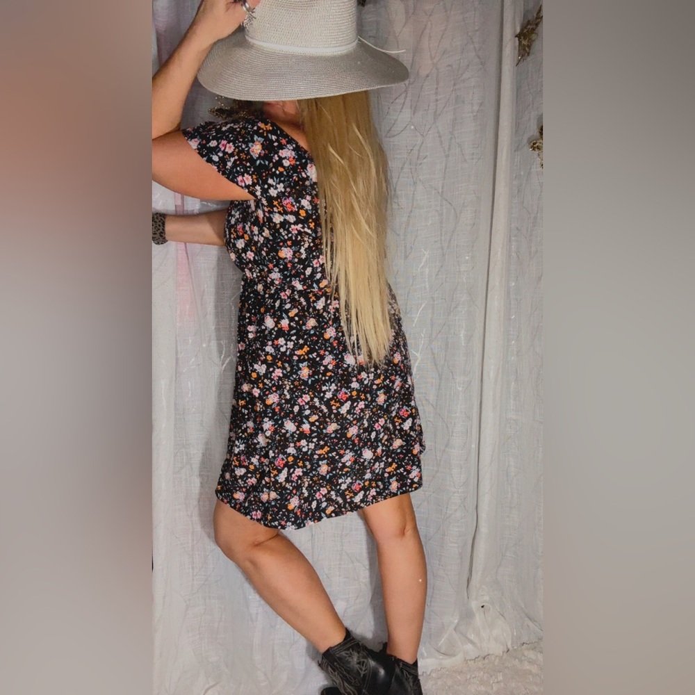 Black Sleeveless Crew Neck Mini Sundress